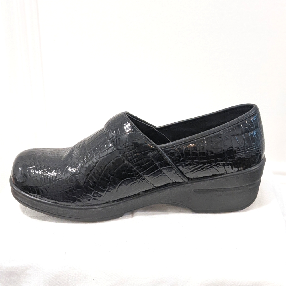 Leather clogs by Cushion Aire - Picture 10 of 14